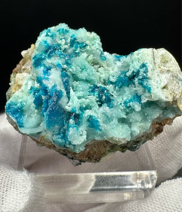 Hemimorphite from Yunnan, China, individual mineral specimen view 1