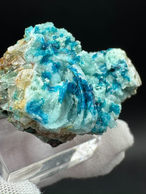 Hemimorphite from Yunnan, China, individual mineral specimen view 8