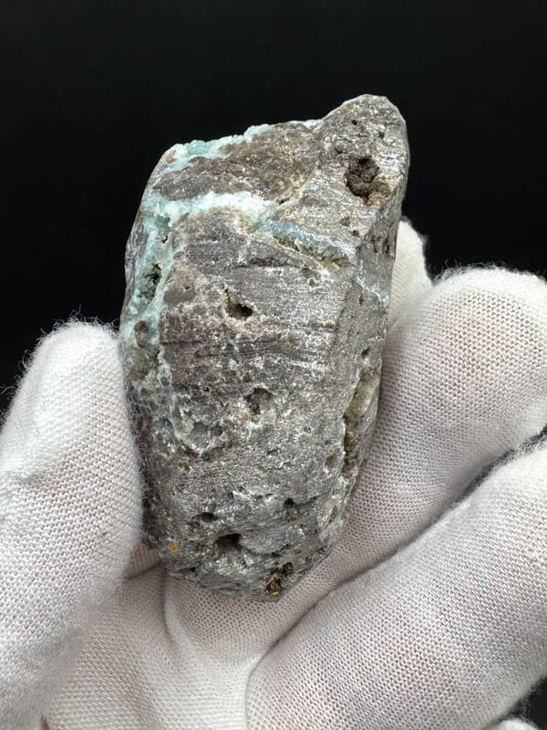 Hemimorphite from Ruyuan, Guangdong, China, individual mineral specimen view 4