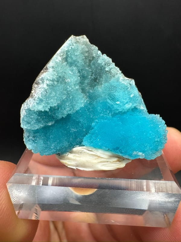 Hemimorphite from Ruyuan, Guangdong, China, individual mineral specimen view 1