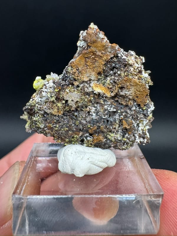 Creedite from Qinglong Co., Guizhou, China, individual mineral specimen view 2