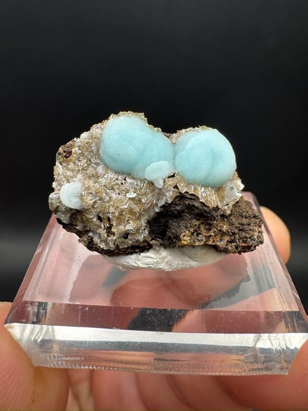 Hemimorphite from USA, individual mineral specimen view 1
