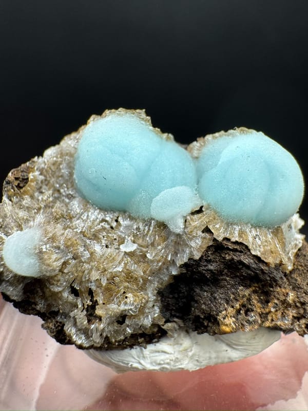 Hemimorphite from USA, individual mineral specimen view 3