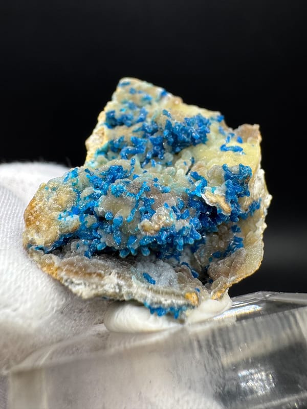 Veszelyite from Yunnan, China, individual mineral specimen view 2