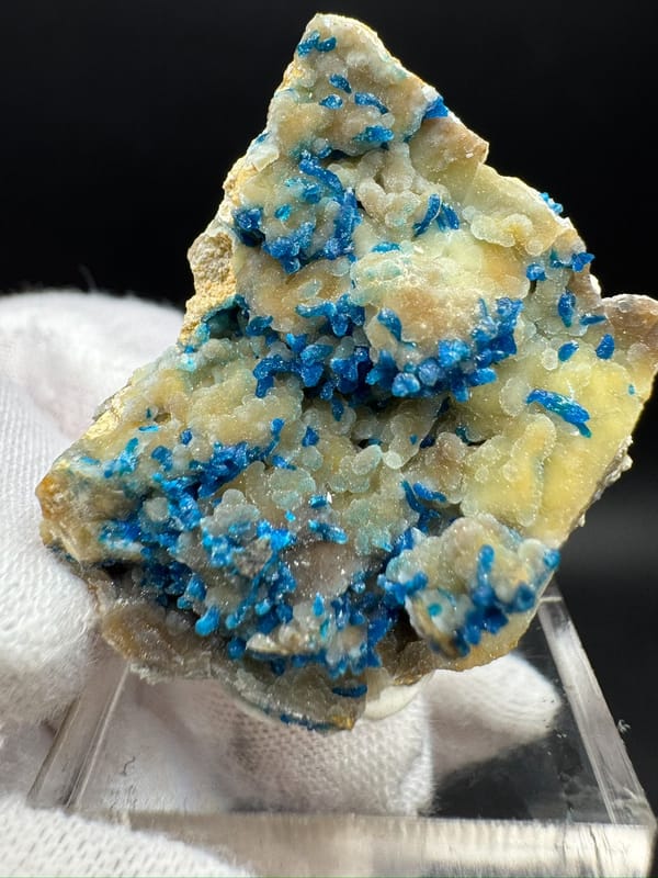 Veszelyite from Yunnan, China, individual mineral specimen view 4
