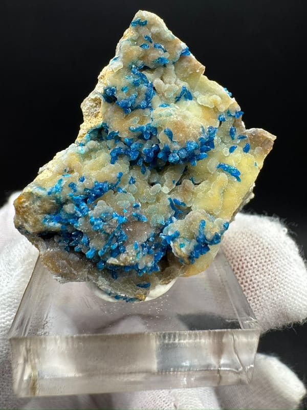 Veszelyite from Yunnan, China, individual mineral specimen view 6
