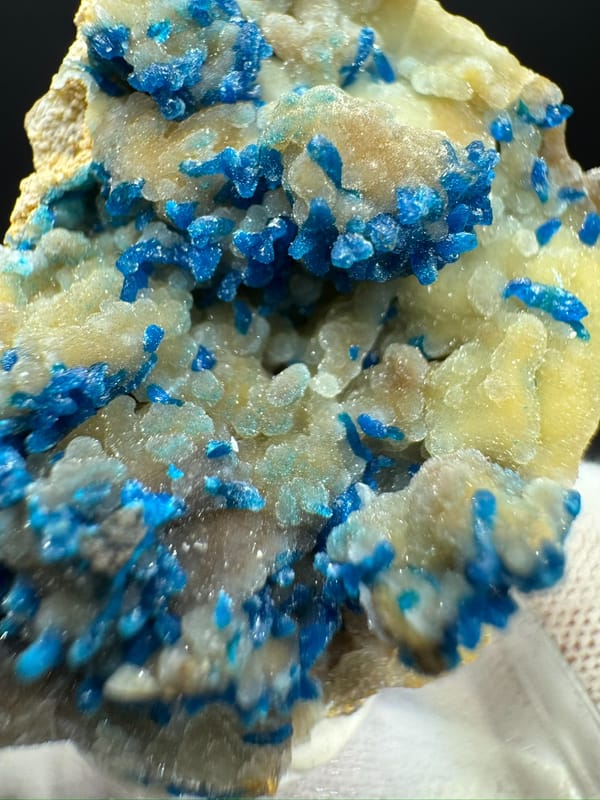 Veszelyite from Yunnan, China, individual mineral specimen view 8
