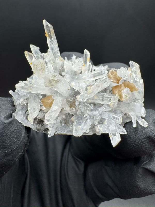 Scheelite from Yaogangxian Mine, Yizhang Co., Hunan, China, individual mineral specimen view 1
