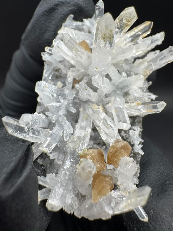 Scheelite from Yaogangxian Mine, Yizhang Co., Hunan, China, individual mineral specimen view 4