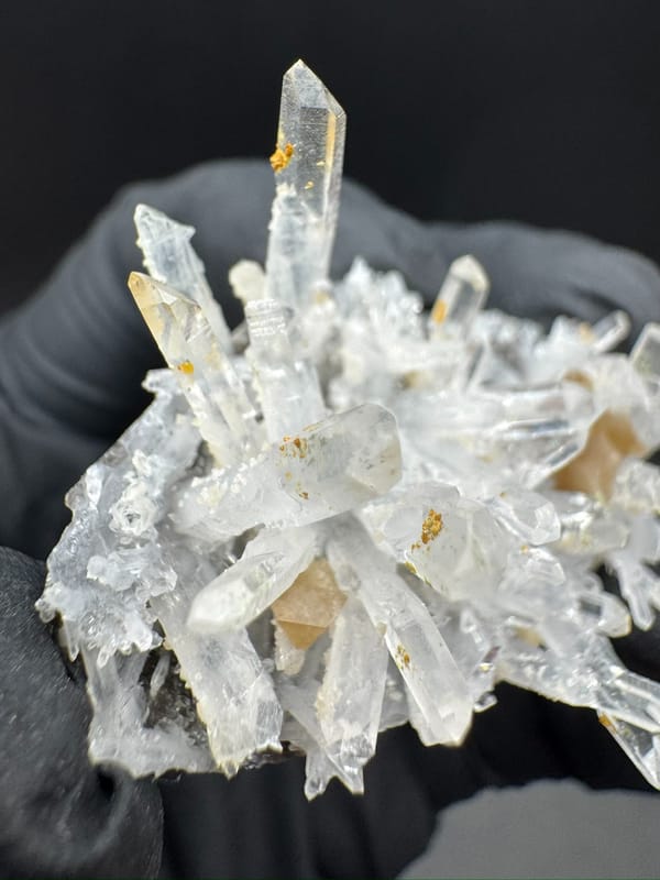 Scheelite from Yaogangxian Mine, Yizhang Co., Hunan, China, individual mineral specimen view 9