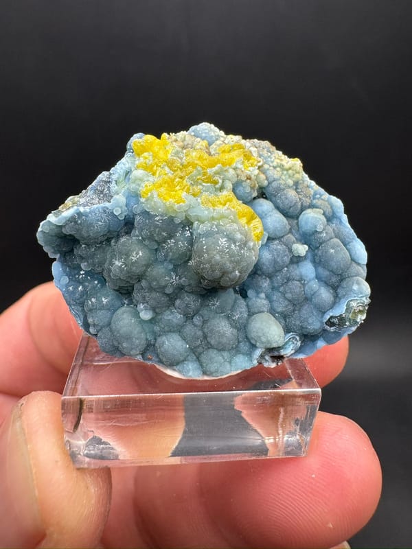 Plumbogummite from Guangxi, China, individual mineral specimen view 1