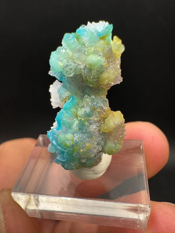 Gibbsite from Guizhou, China, individual mineral specimen view 1