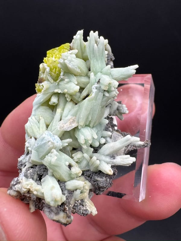 Plumbogummite from Guangxi, China, individual mineral specimen view 7