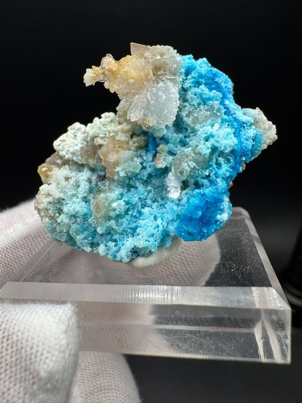 Yttrofluorite from Qinglong Co., Guizhou, China, individual mineral specimen view 1