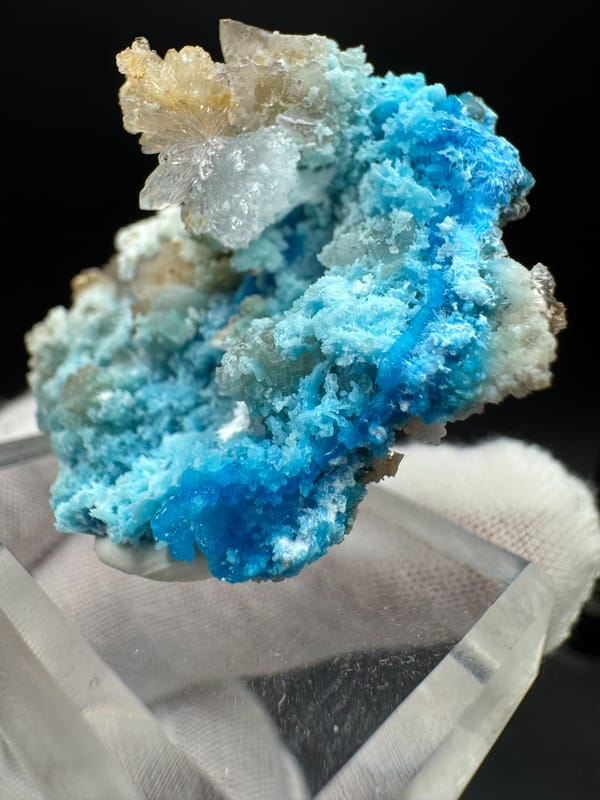Yttrofluorite from Qinglong Co., Guizhou, China, individual mineral specimen view 2