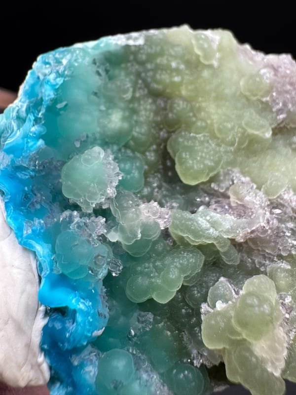 Gibbsite from Qinglong Co., Guizhou, China, individual mineral specimen view 2