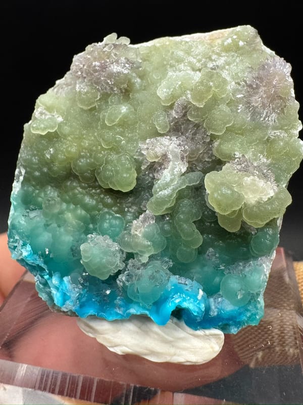 Gibbsite from Qinglong Co., Guizhou, China, individual mineral specimen view 6