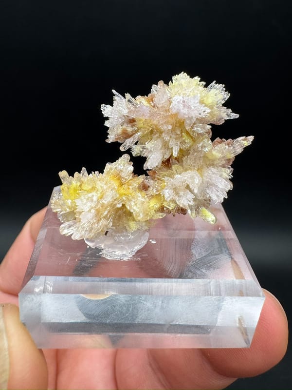 Creedite from Guizhou, China, individual mineral specimen view 1