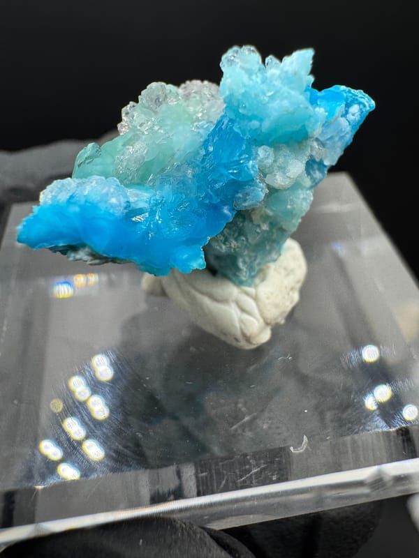 Gibbsite from Guizhou, China, individual mineral specimen view 3