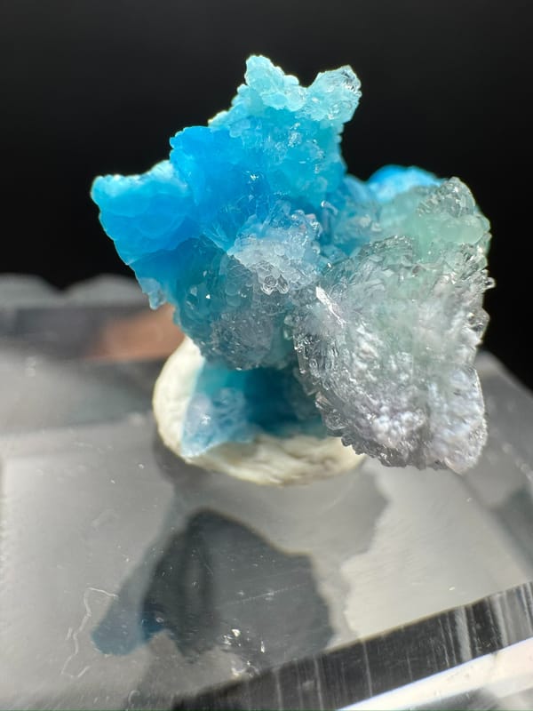 Gibbsite from Guizhou, China, individual mineral specimen view 5