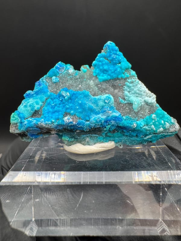 Gibbsite from Guizhou, China, individual mineral specimen view 2