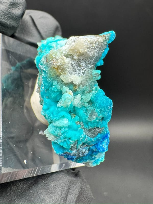 Gibbsite from Guizhou, China, individual mineral specimen view 4