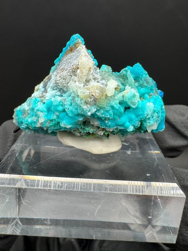 Gibbsite from Guizhou, China, individual mineral specimen view 5