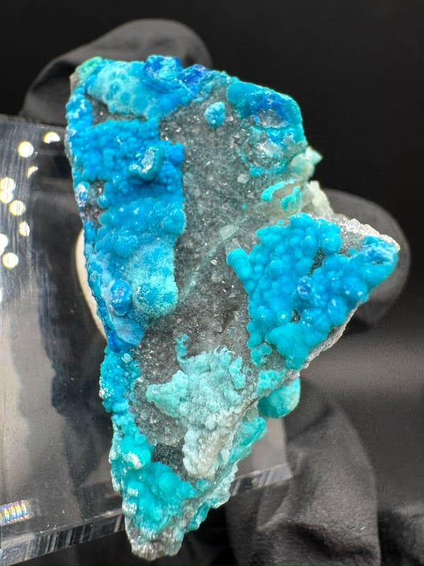 Gibbsite from Guizhou, China, individual mineral specimen view 6