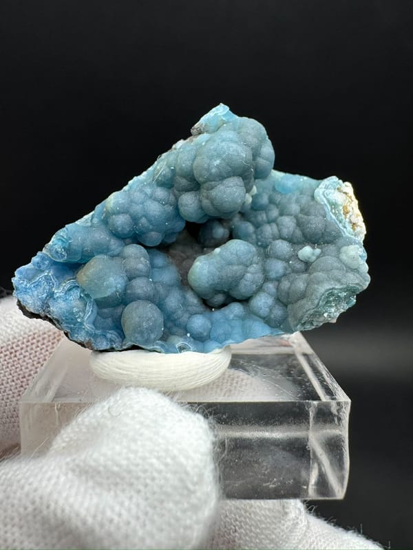 Gibbsite from Guangxi, China, individual mineral specimen view 1