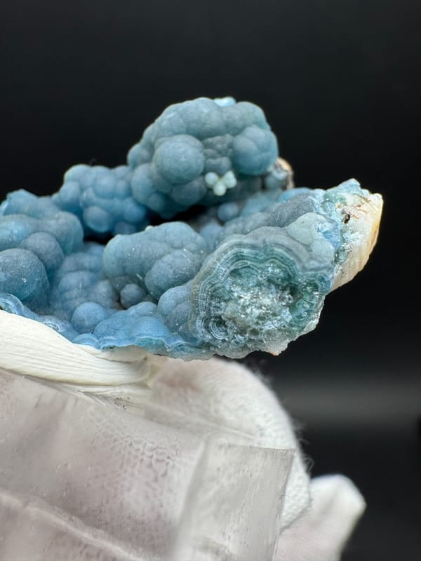 Gibbsite from Guangxi, China, individual mineral specimen view 2