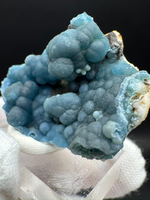 Gibbsite from Guangxi, China, individual mineral specimen view 6