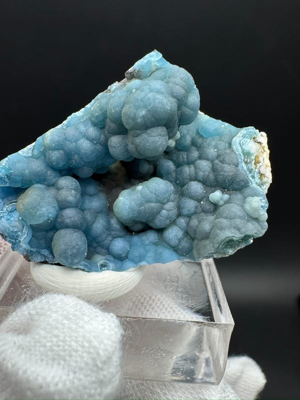 Gibbsite from Guangxi, China, individual mineral specimen view 8