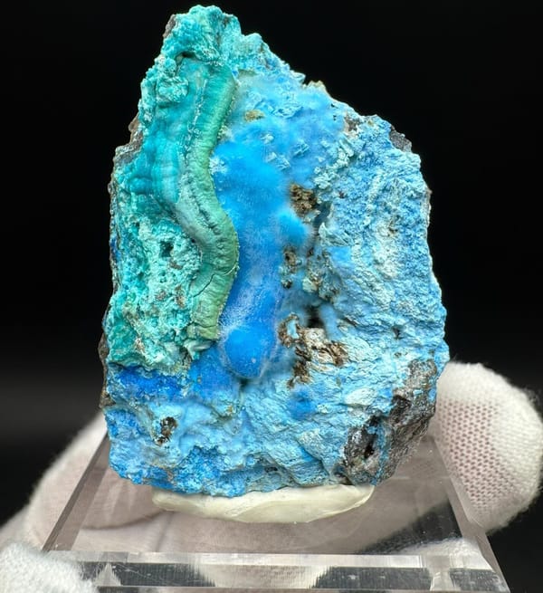 Gibbsite from Guizhou, China, individual mineral specimen view 1