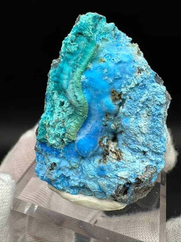 Gibbsite from Guizhou, China, individual mineral specimen view 5