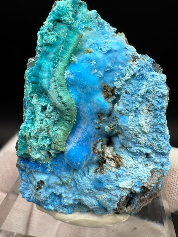 Gibbsite from Guizhou, China, individual mineral specimen view 7