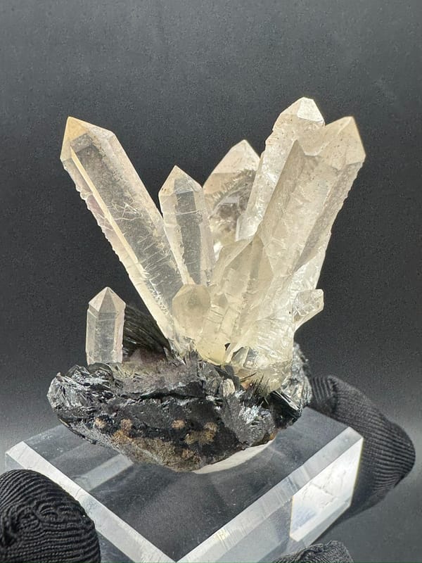 Quartz from Guangdong, China, individual mineral specimen view 5