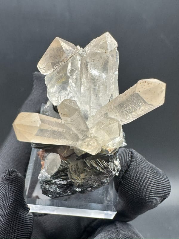 Quartz from Guangdong, China, individual mineral specimen view 6