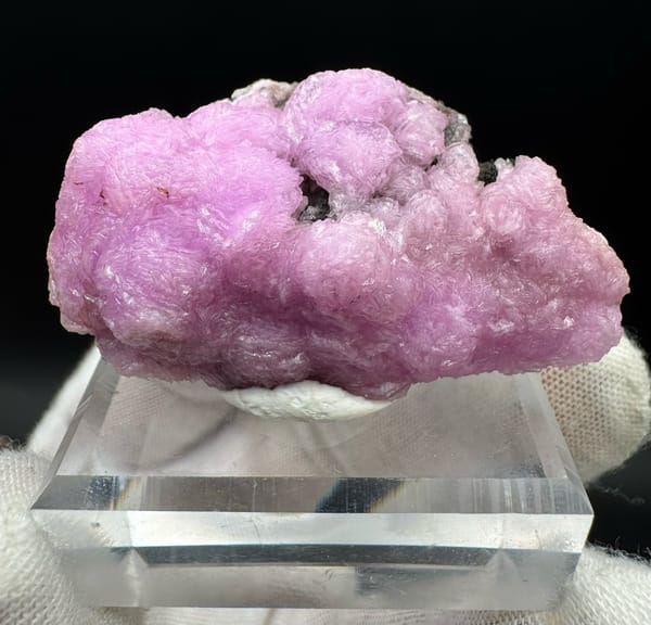 Cobaltoan calcite from DR Congo, individual mineral specimen view 1