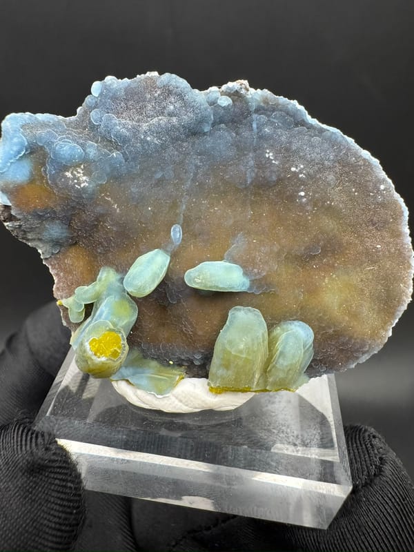 Plumbogummite from Guangxi, China, individual mineral specimen view 3