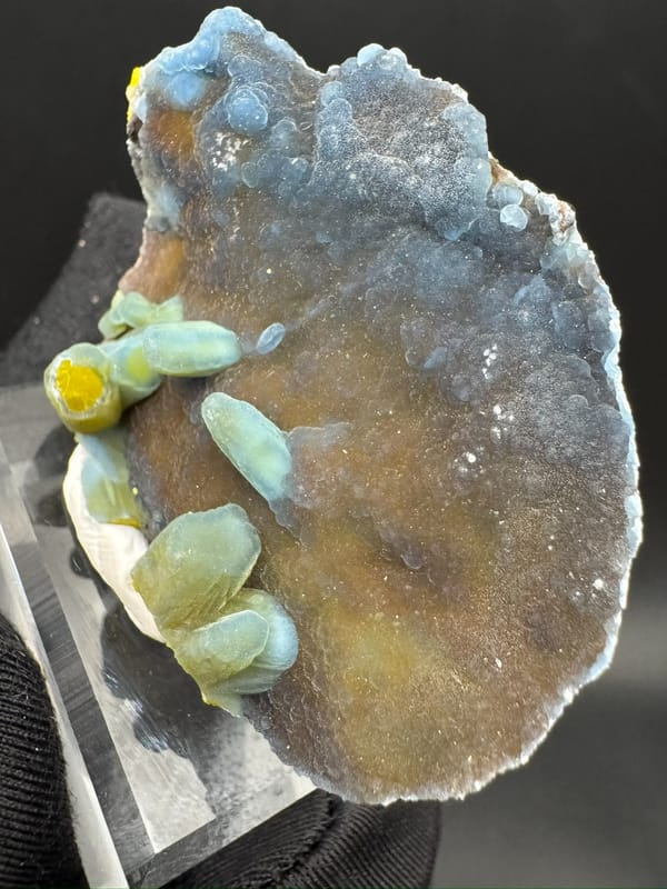 Plumbogummite from Guangxi, China, individual mineral specimen view 5