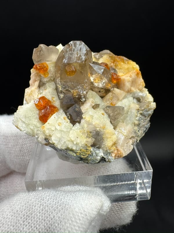 Spessartine from Fujian, China, individual mineral specimen view 1