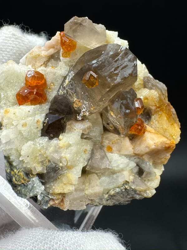 Spessartine from Fujian, China, individual mineral specimen view 4