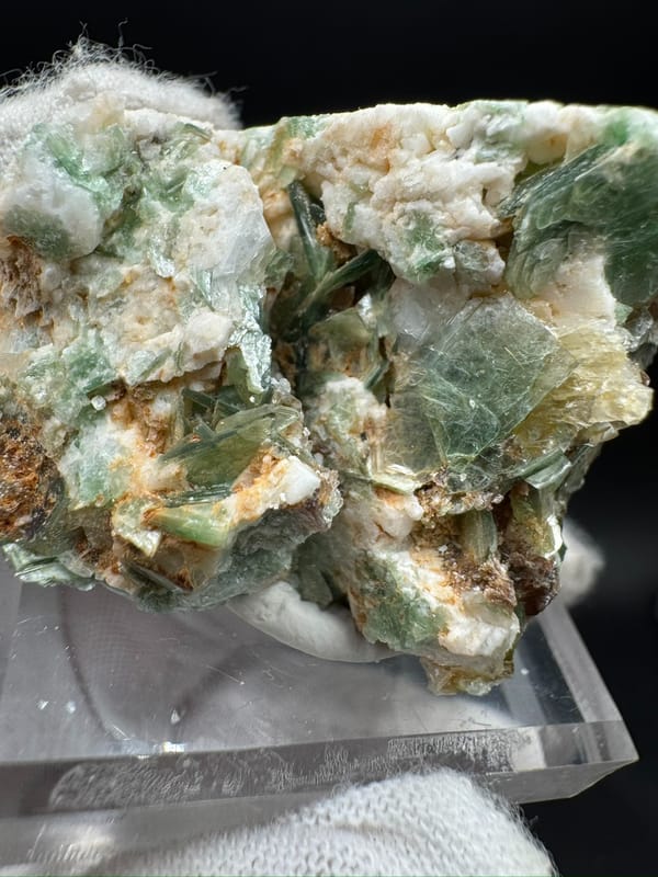 Emerald from Qinling, Shaanxi, China, individual mineral specimen view 7