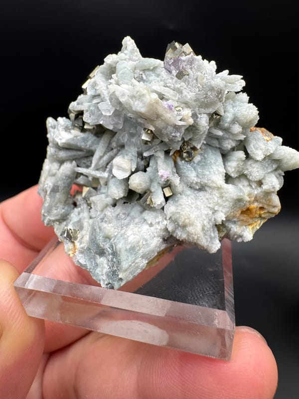 Quartz from Shangbao, Hunan, China, individual mineral specimen view 3