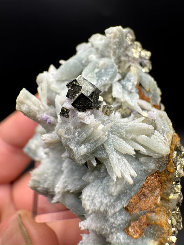 Quartz from Shangbao, Hunan, China, individual mineral specimen view 5