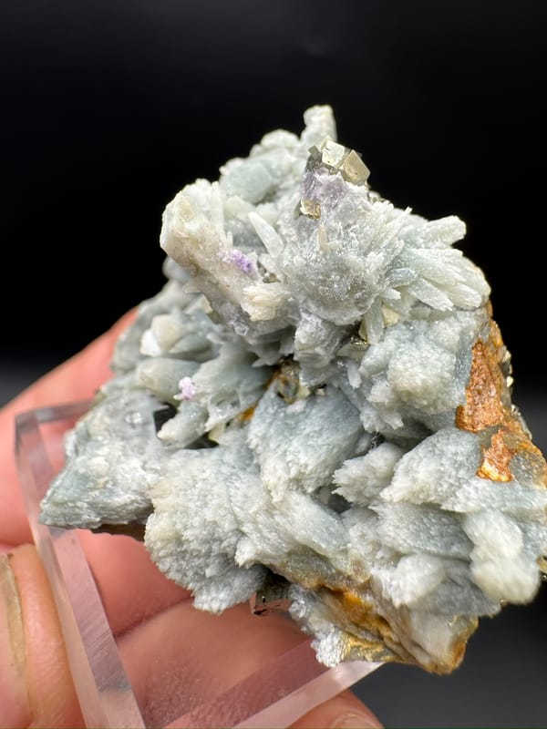 Quartz from Shangbao, Hunan, China, individual mineral specimen view 6