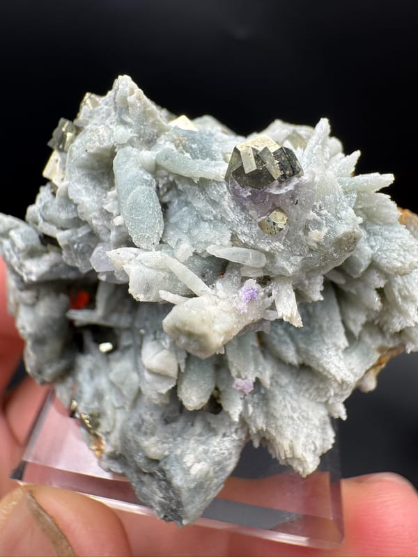 Quartz from Shangbao, Hunan, China, individual mineral specimen view 7