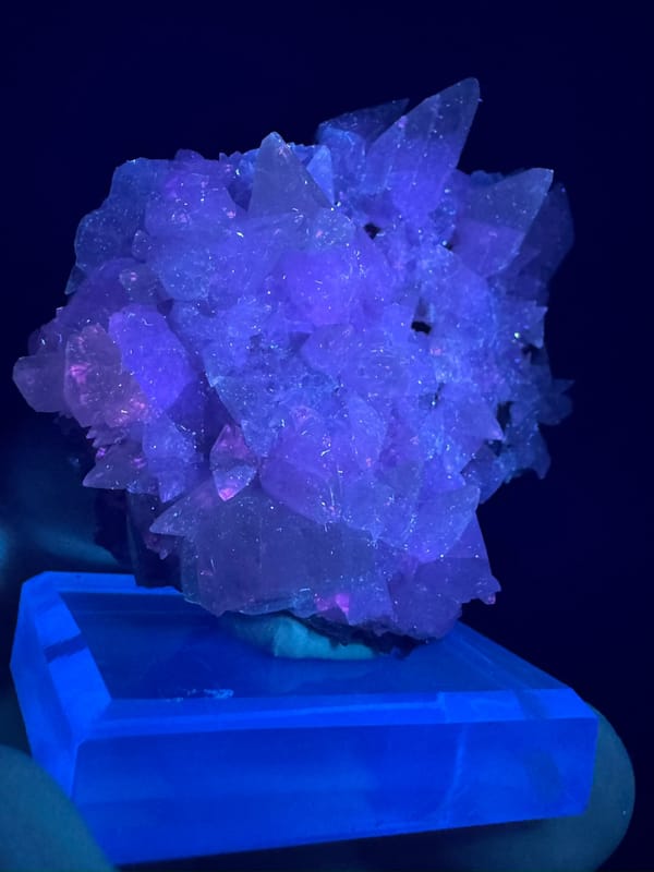 Calcite from Shimen, Hunan, China, individual mineral specimen view 1