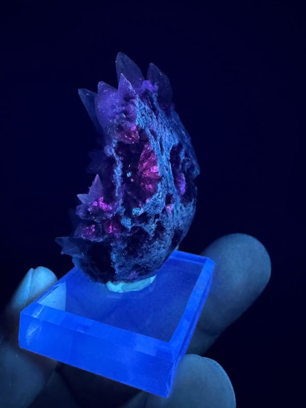 Calcite from Shimen, Hunan, China, individual mineral specimen view 2