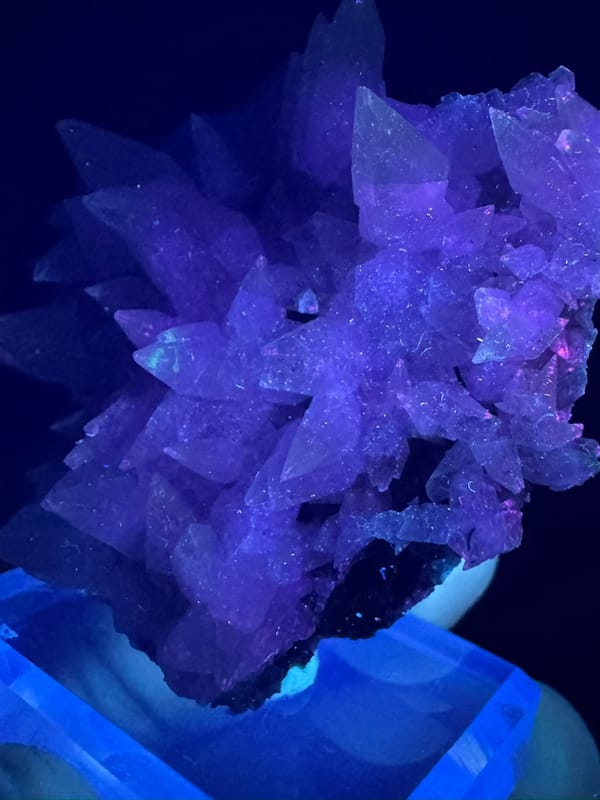 Calcite from Shimen, Hunan, China, individual mineral specimen view 8